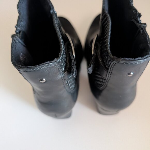 CLARKS BLACK LEATHER ANKLE BOOTS, SIZE 6.5, LIKE NEW - Picture 3 of 4